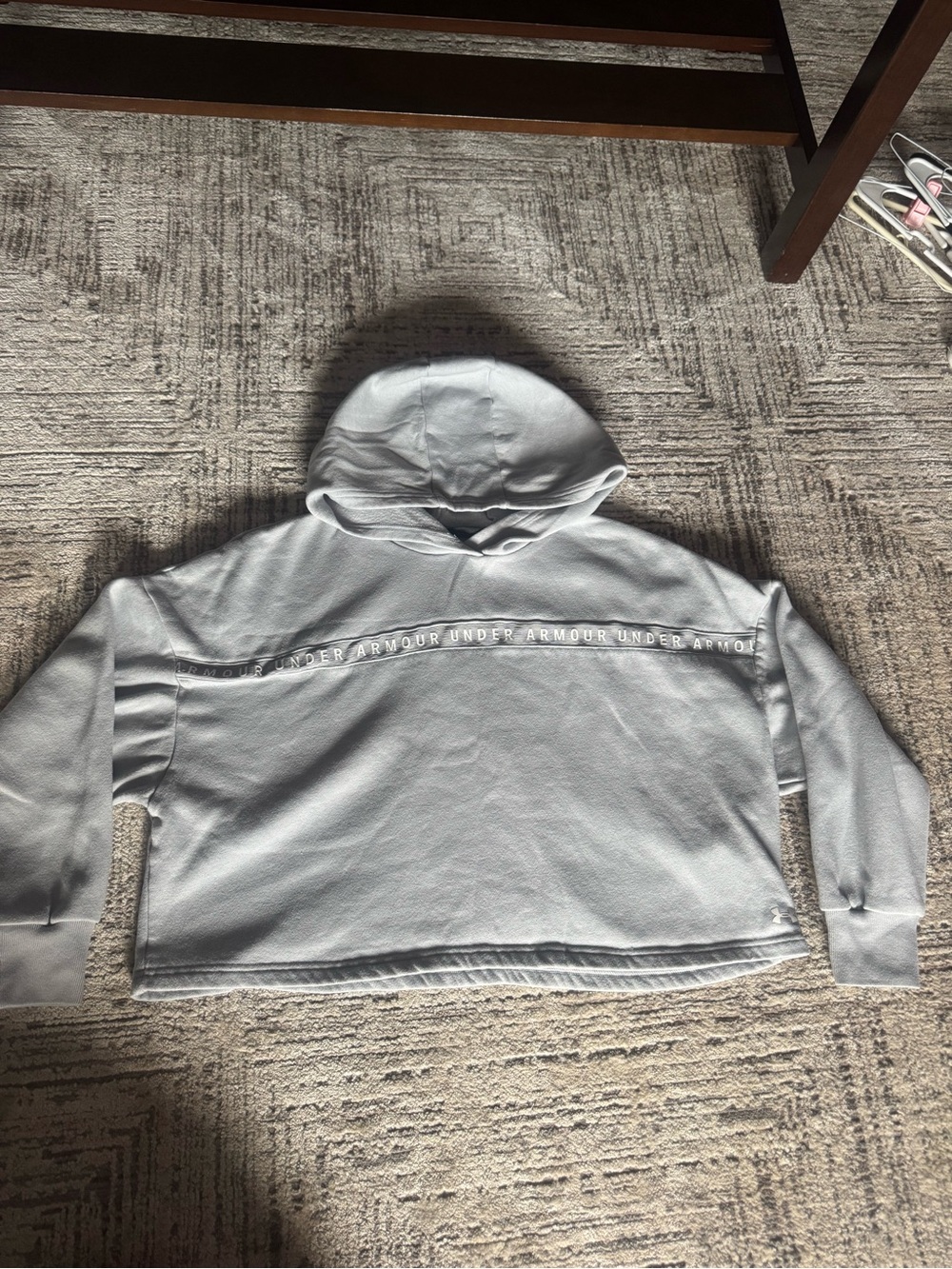 Under Armour Women’s Light Gray Cropped Hooded Sweatshirt